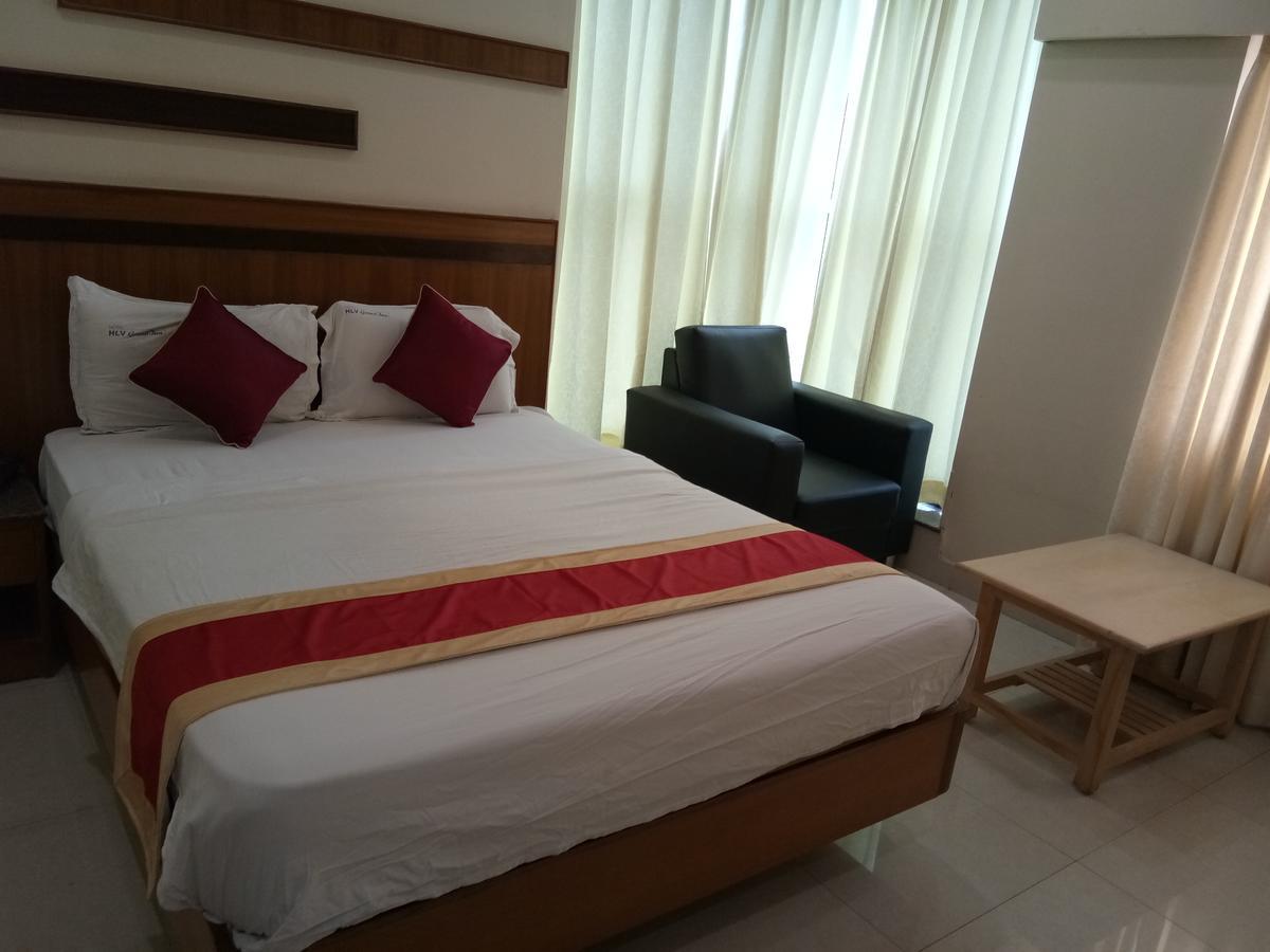 Hlv Grand Inn Bangalore Exterior foto